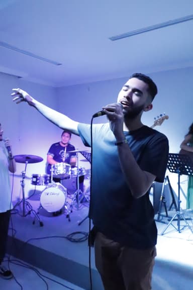 Slide PowerPoint de música para culto gerado online